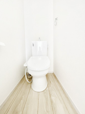 �g�C���@�����`Toilet�`�@�Y��E�X�b�L���E���K�ȃE�H�V�����b�g�t�g�C���ł��낰���Ԃł��B�g�C���͖����g�킴��𓾂Ȃ����́B����������ۂ������ł��ˁB�g�C����2��������̂Œ��̍��G���ɕ֗��ł��I