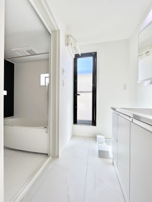 ���̑��@�����`Dressing Room�`�@�Â��Ȃ肪���Ȑ��ʏ�����������ƍ̌��Ɗ��C���\�Ȃ̂ŋC�����悭���g�������܂��B�O�ʋ��^�C�v�̐��ʑ�͋������[�ŎU�炩�肪���Ȑ��ʏ����X�b�L����