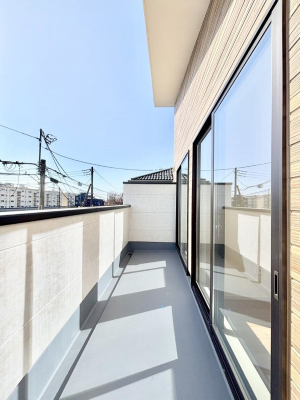 �o���R�j�[�@�����`Balcony�`  �o���R�j�[�͉������z���������݁A���z�c����󕨂��C�����悭�������Ƃ��ł��܂��B  �g���₷���J���I�ȃo���R�j�[�ł����z�����������Ղ�~�蒍���A�o���R�j�[�t���Z�܂��B  