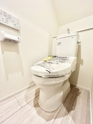 �g�C���@�g�C����1�K��2�K���ꂼ��ɔz�u����Ă��ĂƂĂ��֗��ł��B 