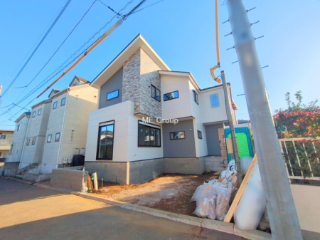 nOώʐ^@`Exterior`  ՐÂȏZnŎqĉƑɃsb^B  ̂UKȗ΂Ɍb܂ꂽGAŁARɕ܂ꂽ₩ȕ炵邽߂́AƂ肠ZĂ܂B