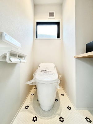 �g�C���@�����`Toilet�`�@�Y��E�X�b�L���E���K�ȃE�H�V�����b�g�t�g�C���ł��낰���Ԃł��B�g�C���͖����g�킴��𓾂Ȃ����́B����������ۂ������ł��ˁB�g�C����2��������̂Œ��̍��G���ɕ֗��ł��I