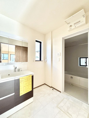 ���̑��@�����`Dressing Room�`�@�Â��Ȃ肪���Ȑ��ʏ�����������ƍ̌��Ɗ��C���\�Ȃ̂ŋC�����悭���g�������܂��B�O�ʋ��^�C�v�̐��ʑ�͋������[�ŎU�炩�肪���Ȑ��ʏ����X�b�L����