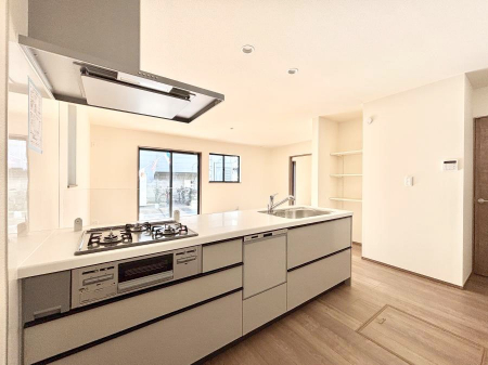 �L�b�`���@�����`Kitchen�`  ���r���O�����n����J�E���^�[�L�b�`���B  ���������Ȃ���Ƒ��ƃR�~���j�P�[�V�������Ƃ�邾���łȂ��A�傫�ȊJ���������邱�Ƃ��ł��܂��B  ���q�l�̐����������邱�Ƃ��ł��܂��ˁI