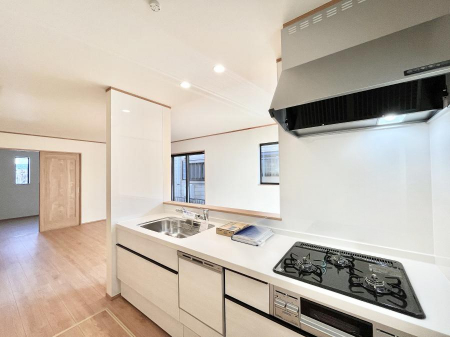 �L�b�`���@�����`Kitchen�`  ���r���O�����n����J�E���^�[�L�b�`���B  ���������Ȃ���Ƒ��ƃR�~���j�P�[�V�������Ƃ�邾���łȂ��A�傫�ȊJ���������邱�Ƃ��ł��܂��B  ���q�l�̐����������邱�Ƃ��ł��܂��ˁI