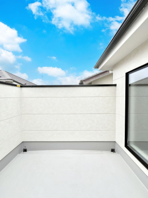 �o���R�j�[�@�����`Balcony�`  �o���R�j�[�͉������z���������݁A���z�c����󕨂��C�����悭�������Ƃ��ł��܂��B  �g���₷���J���I�ȃo���R�j�[�ł����z�����������Ղ�~�蒍���A�o���R�j�[�t���Z�܂��B  