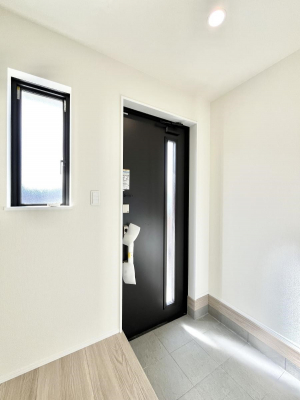 ���ց@������A�������`Entrance�`�@���ւ͉Ƃ̊�Ƃ����܂����䂪�Ƃ̃Z���X�����肰�Ȃ����������閣�͂��錺�֑�����y���݂̈�B�A���x�ɉƑ����ق��Ƃł���S�n�悢��ԑ������؂ł��ˁ�