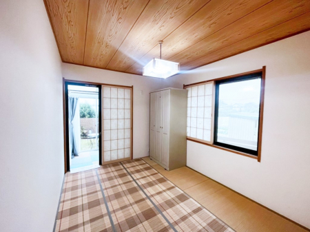 ̑ρ@`Japanese Room`@aʂȎԁA炩ȏt̂炩ȎA~͂̎炷zƂԁAoNɂĕ\ςʂȏꏊAƑ݂Ȃ̂Cɓ̋ԁB