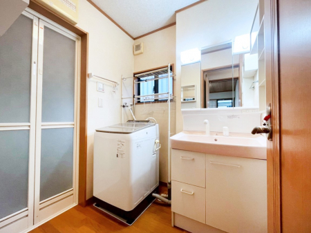 ʑEʏ@`Dressing Room`@ÂȂ肪Ȑʏƍ̌ƊC\Ȃ̂ŋC悭g܂BOʋ^Cv̐ʑ͋[ŎU炩肪ȐʏXbL