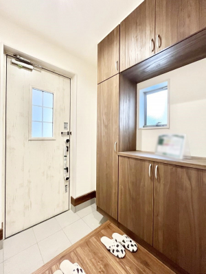 ց@`Entrance`@Ƃ̒łql}ŏ̏ꏊł錺ւ́AƂ̈ۂ̂̂łILxȌ֎[ŁAYɕۂƂo܂􌺊ւɂ͂Ղ[̉ʔI