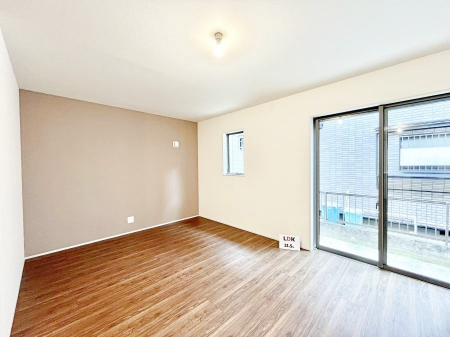 rO@`Living`@O̗ȂVvłLDKB傫ȑނ̂Ŏ邭AƑ̌ȅƂăsb^łBJƓ̗ǂ𐥔񂲗I