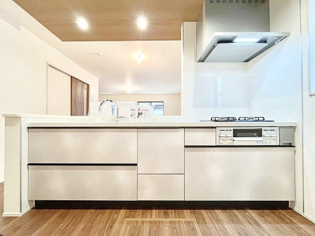 Lb`@`Kitchen`@LĎg₷Lb`ȂƑłɗAЕtԂȂłႢ܂[Ղ肠̂ŁAƐȈۂۂĂ܂B