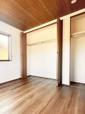 ���[�@��������ߗނ�ו��Ȃǂ̎��[�ɕ֗��ȃN���[�[�b�g�t���ł��B