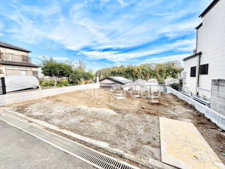 ���n�O�ώʐ^�@�O�ρ`Exterior�`�ՐÂȏZ��n�Ŏq��ĉƑ��Ƀs�b�^���B�����̂��U�������K�ȗ΂Ɍb�܂ꂽ�G���A�ŁA���R�ɕ�܂ꂽ���₩�ȕ�炵���������邽�߂́A��Ƃ肠��Z���������Ă��܂��B