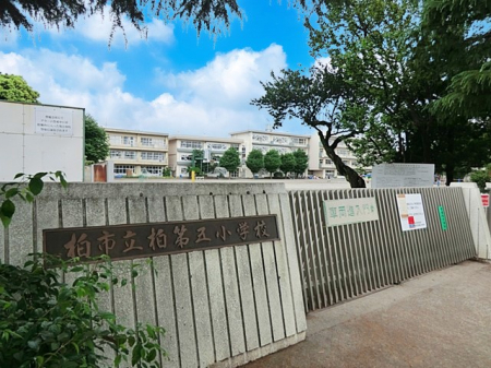 ���ӊ��@���w�Z 500m ���s������܏��w�Z