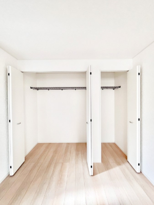 ���[�@��������ߗނ�ו��Ȃǂ̎��[�ɕ֗��ȃN���[�[�b�g�t���ł��B