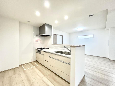 �L�b�`���@�����`Kitchen�`  ���r���O�����n����J�E���^�[�L�b�`���B  ���������Ȃ���Ƒ��ƃR�~���j�P�[�V�������Ƃ�邾���łȂ��A�傫�ȊJ���������邱�Ƃ��ł��܂��B  ���q�l�̐����������邱�Ƃ��ł��܂��ˁI