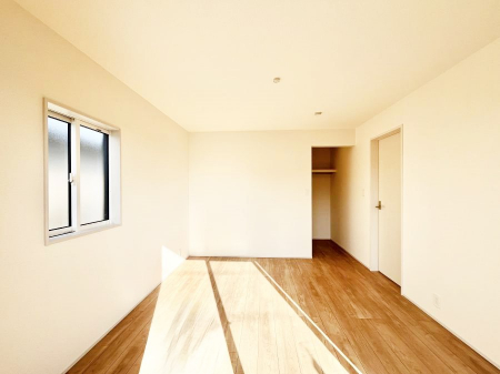 ���̑����ρ@�����`Bed Room�`  �u��������������l�v�Ƃ��v�w�ł�����肭�낰��Q���B  �����̉Ǝ��₨�d���ɔ�ꂽ���̓t�J�t�J�̃x�b�g�Ŗ�����Ă��������B�e���r��{�I�������Ă����K�ȍL����������