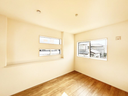 �Q���@�����`Bed Room�`�@2�ʍ̌����m�ۂ������邢�����́A���ʂ����ǂ��A��ϋ��S�n�̗ǂ���ԂƂȂ��Ă���܂��B�u�₩�ȕ��������ċN���钩�́A���K�����̎n�܂�ɁI���������ʕ����ƂĂ��ǂ��Z�܂���