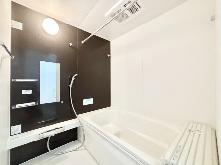 �����@����̔�������Ă���閾�邢�������̂���o�X���[���@