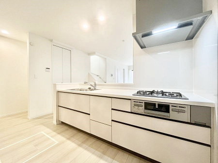 Lb`@`Kitchen`  rOnJE^[Lb`B  ȂƑƃR~jP[VƂ邾łȂA傫ȊJ邱Ƃł܂B  ql̐邱Ƃł܂ˁI