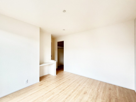 ̑ρ@`Bed Room`ulvƂvwł肭낰QB̉Ǝ₨dɔꂽ̓tJtJ̃xbgŖĂBer{IĂKȍL