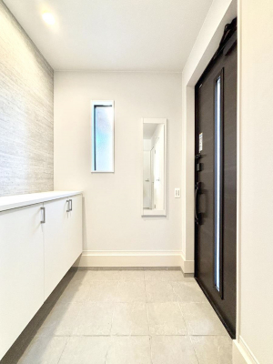 ���ց@�����`Entrance�`�@�Ƃ̒��ł��q�l���}����ŏ��̏ꏊ�ł��錺�ւ́A�Ƃ̈�ۂ��̂��̂ł��I�L�x�Ȍ��֎��[�ŁA����Y��ɕۂ��Ƃ��o���܂��􌺊ւɂ͂����Ղ���[�̉��ʔ��������I