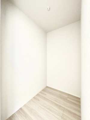 ���̑��@�����`Walk-in Closet�`�@�K�v�Ȃ��̂�R�[�f�B�l�[�g���ꗗ���Ċm�F�ł��A�g�x�x�⏀�����Z���ԂōςރE�H�[�N�C���N���[�[�b�g��ݒu���܂����B�Ƃ̒�����������Ƃ�����֗��Ȏ��[�X�y�[�X�ł��B