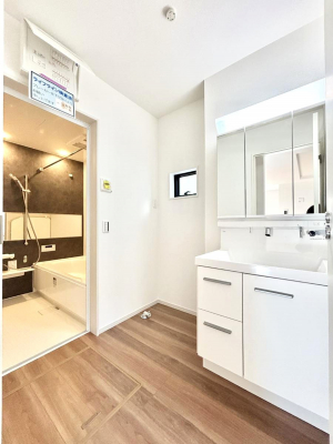 ���̑��@�������̂�����K��Ԃł��B�����̐g�x�x���C�����ǂ����g�������܂��B 