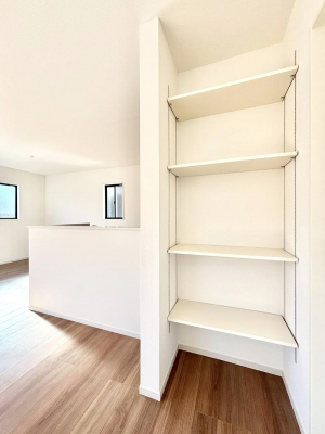 ���̑����ρ@���r���O���[�B�����Ɏ��[������ƕ����W�܂�LDK���X�b�L���Еt�������ł��ˁB  