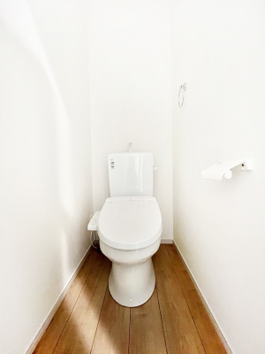 �g�C���@�����`Toilet�`�@�Y��E�X�b�L���E���K�ȃE�H�V�����b�g�t�g�C���ł��낰���Ԃł��B�g�C���͖����g�킴��𓾂Ȃ����́B����������ۂ������ł��ˁB�g�C����2��������̂Œ��̍��G���ɕ֗��ł��I