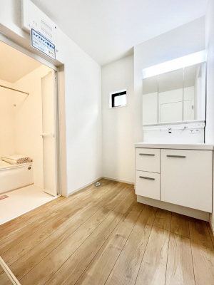 ���̑��@�L�X�Ƃ�Ƃ�̂��郉���h���[�X�y�[�X�B  