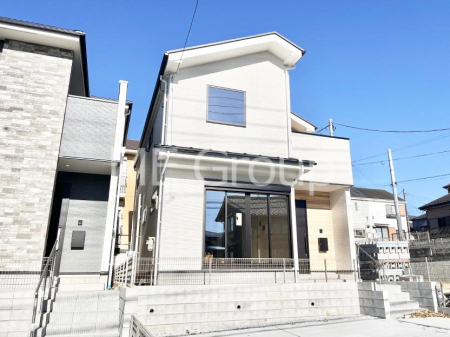 ���n�O�ώʐ^�@�������ꂽ�O�ρA�㎿�ȏZ��Ԃ��L���鎺���͉i�����S���ĉ߂�����Z���ł��B 