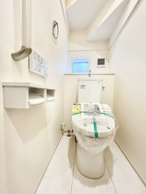 �g�C���@�����`Toilet�`�@�Y��E�X�b�L���E���K�ȃE�H�V�����b�g�t�g�C���ł��낰���Ԃł��B1�A2�K���Ƀg�C���X�y�[�X�I�̌������薾�邭�A���K��ԂƂȂ��Ă���܂��������g���ꏊ�����炱���̔z���ł��I