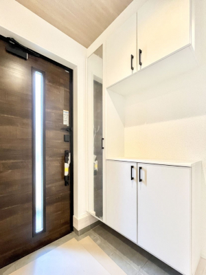 ���̑����ρ@�����Ղ���[�ł���V���[�Y�{�b�N�X�ŉƑ��S���̌C���A���ւ�������B  