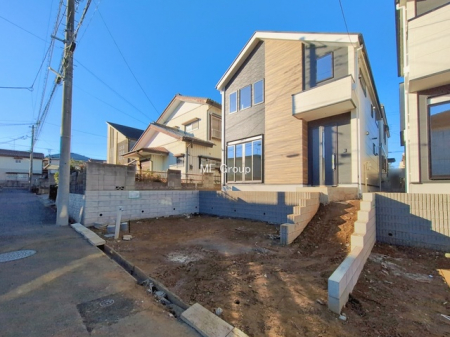 ���n�O�ώʐ^�@��2�������`Exterior�`�@���ԏ�2��u���܂��I(�Ԏ�ɂ��)���]�Ԓu����╨�u��Ƃ��āA���q�l�̗V�ԃX�y�[�X�Ƃ��āA��Ƃ肠��~�n�����炱���\�ȑ��p�r�ɂ����p����������X�y�[�X�ł��B