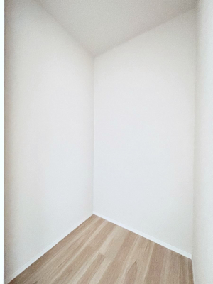 ���̑��@�����`Walk-in Closet�`�@�K�v�Ȃ��̂�R�[�f�B�l�[�g���ꗗ���Ċm�F�ł��A�g�x�x�⏀�����Z���ԂōςރE�H�[�N�C���N���[�[�b�g��ݒu���܂����B�Ƃ̒�����������Ƃ�����֗��Ȏ��[�X�y�[�X�ł��B