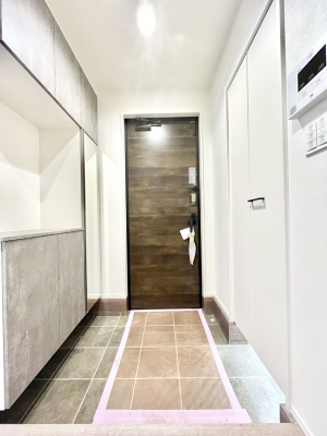 ց@`Entrance`@Ƃ̒łql}ŏ̏ꏊł錺ւ́AƂ̈ۂ̂̂łILxȌ֎[ŁAYɕۂƂo܂􌺊ւɂ͂Ղ[̉ʔI