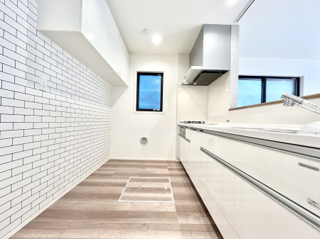 Lb`@`Kitchen`@R鑋̂Lb`gꏊ炱Agl܂BƂLb`R[i[͎LȎdオƂȂĂ܂B