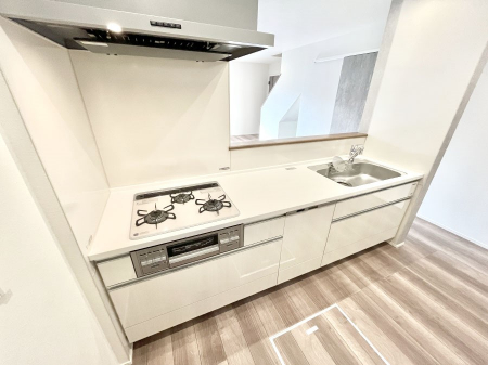 Lb`@`Kitchen`  rOnJE^[Lb`B  ȂƑƃR~jP[VƂ邾łȂA傫ȊJ邱Ƃł܂B  ql̐邱Ƃł܂ˁI