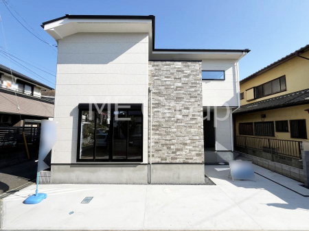 ���n�O�ώʐ^�@�O�ρ`Exterior�`�@��s���œ���̃X���[���C�t���΂Ɉ͂܂ꂽ�y�n�͓s��̌�����Y���ꂻ���B�l�G��ʂ��Ď��R�ƐG�ꍇ����X�|�b�g�����ӂɂ͐��肾������I�Z�݂����Ȃ�ƁB��炵�������B