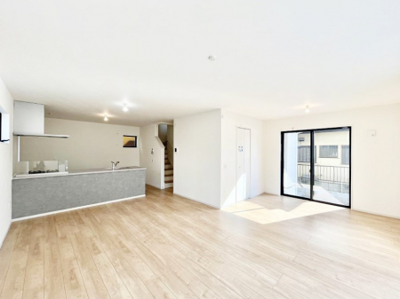 ���̑����ρ@�����`Living�`�@�����ɂ݂͂�Ȃ��W���A�H���Ɗy������b���n�܂�B�b�ɖ����ɂȂ肷���āA��������Y��锼�߂��ɂȂ��Ă��܂��B����ȑ��̊Ԃ̍K�������������Ă����ꏊ�ł��肽���B