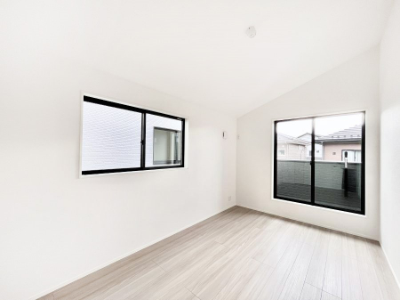 ���̑����ρ@�������P�������`Bed Room�`�@2�ʍ̌����m�ۂ������邢�����́A���ʂ����ǂ��A��ϋ��S�n�̗ǂ���ԂƂȂ��Ă���܂��B�u�₩�ȕ��������ċN���钩�́A���K�����̎n�܂�ɁI���������ʕ����ƂĂ��ǂ��Z�܂���