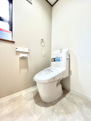 �g�C���@�g�C����1�K��2�K���ꂼ��ɔz�u����Ă��ĂƂĂ��֗��ł��B 