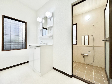 ʑEʏ@Ƃ̐ʃXy[XŒ̐gxxX[Y