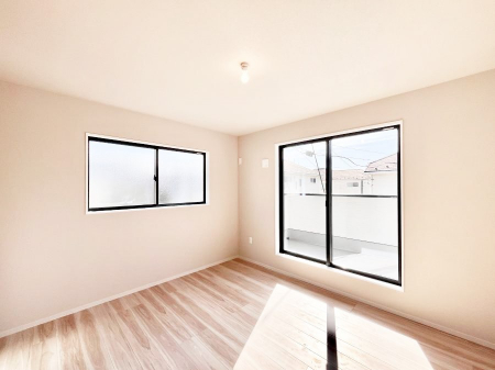 �Q���@�����`Bed Room�`�@2�ʍ̌����m�ۂ������邢�����́A���ʂ����ǂ��A��ϋ��S�n�̗ǂ���ԂƂȂ��Ă���܂��B�u�₩�ȕ��������ċN���钩�́A���K�����̎n�܂�ɁI���������ʕ����ƂĂ��ǂ��Z�܂���