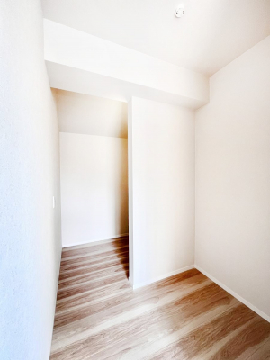 ���̑��@�����`Walk-in Closet�`�@�K�v�Ȃ��̂�R�[�f�B�l�[�g���ꗗ���Ċm�F�ł��A�g�x�x�⏀�����Z���ԂōςރE�H�[�N�C���N���[�[�b�g��ݒu���܂����B�Ƃ̒�����������Ƃ�����֗��Ȏ��[�X�y�[�X�ł��B