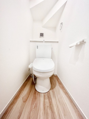 �g�C���@�����`Toilet�`�@�Y��E�X�b�L���E���K�ȃE�H�V�����b�g�t�g�C���ł��낰���Ԃł��B�g�C���͖����g�킴��𓾂Ȃ����́B����������ۂ������ł��ˁB�g�C����2��������̂Œ��̍��G���ɕ֗��ł��I