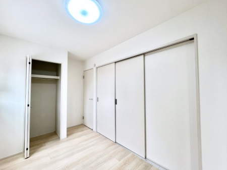 ̑ρ@`Bed Room`@؂̉肪₳t[O͈炬炷vCx[gԁB߂̃t[Oł̂ŁAǎƂ}b`AXɍLĂʂB