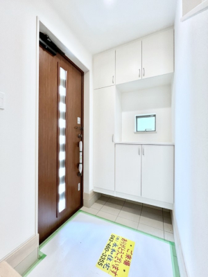 ց@`Entrance`@Ƃ̒łql}ŏ̏ꏊł錺ւ́AƂ̈ۂ̂̂łILxȌ֎[ŁAYɕۂƂo܂􌺊ւɂ͂Ղ[̉ʔI